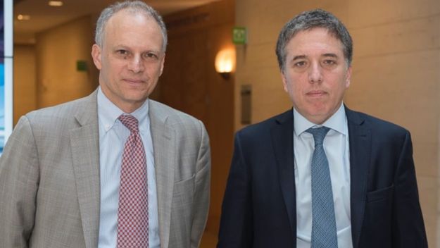 Revés al gradualismo: el FMI ofrece el crédito que tomaron Alfonsín, Menem y De la Rúa