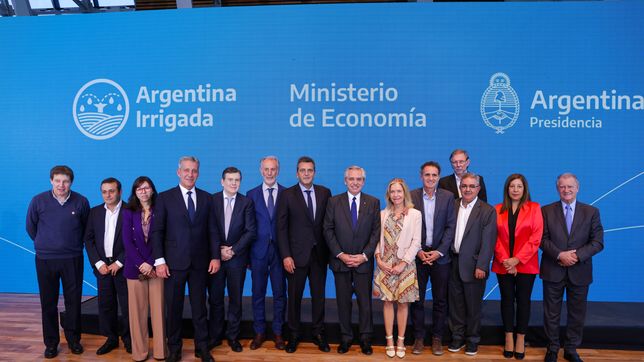 massa hizo dos menciones a cfk en un acto con fernandez