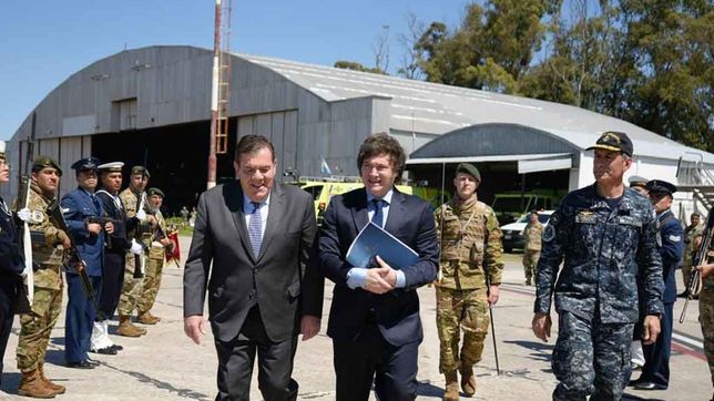 Guillermo Montenegro, junto a Javier Milei.
