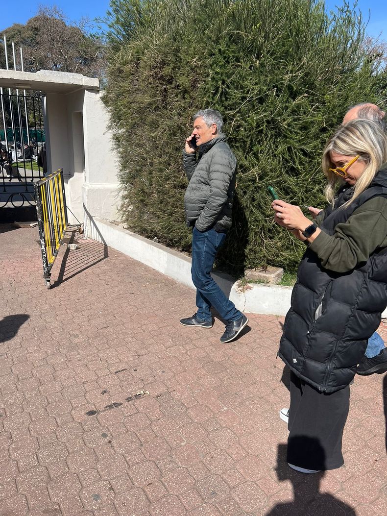 El exministro de Producción, Francisco Cabrera, cuando se retiraba de La Rural después de votar.