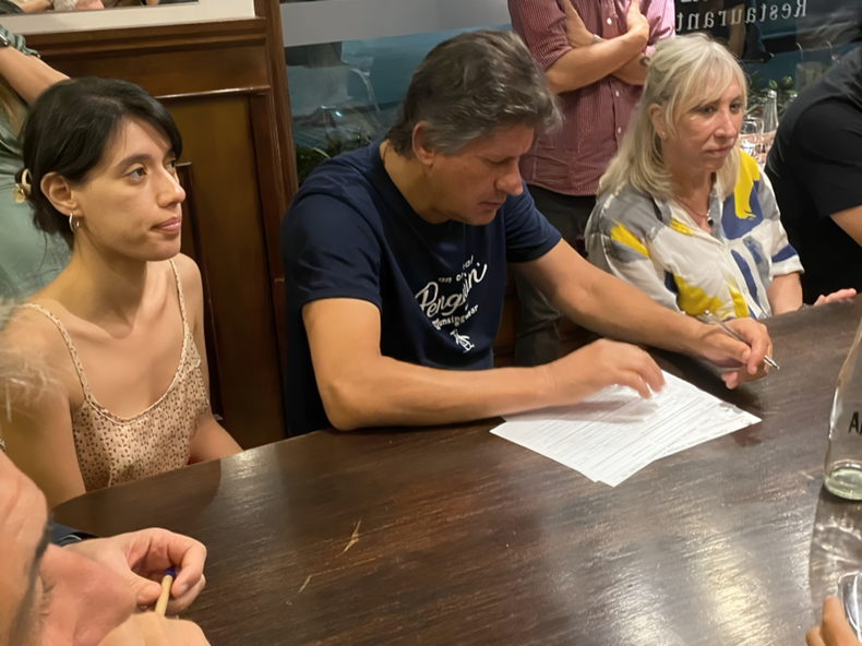 Santacroce firmó la presentación oficial que lo convierte en candidato a convencional por el departamento Rosario Santacroce firmó la presentación oficial que lo convierte en candidato a convencional por el departamento Rosario