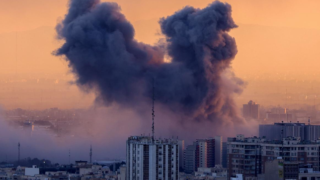 Teherán no tiene tregua bajo el fuego de Estados Unidos e Israel (foto: Atta Kenare/AFP/Getty Images). &nbsp;