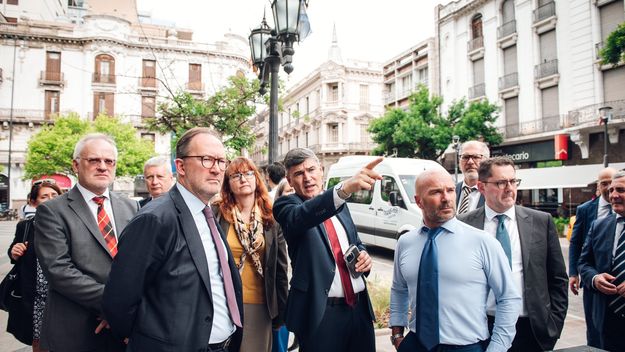 La escudería de Daniel Passerini le apunta a Uber.