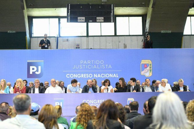 Se reunieron 900 congresales, aunque la sesión inició con 466.