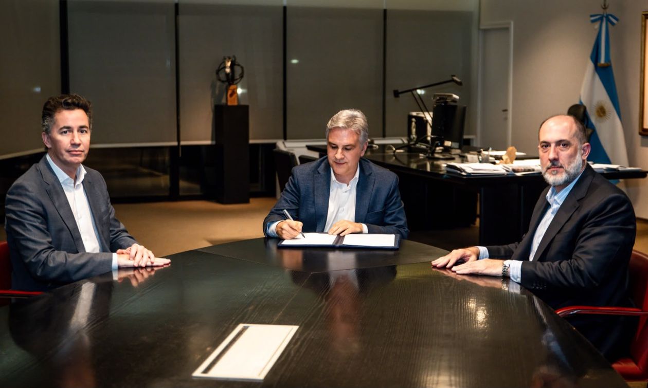 Manuel Calvo, Martín Llaryora y Guillermo Acosta anunciaron medidas de alivio para las familias de Córdoba