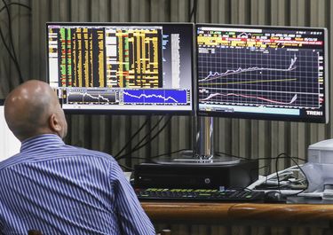 Al mercado no le alcanza: el dólar blue superó la inflación y reaccionó a las medidas M