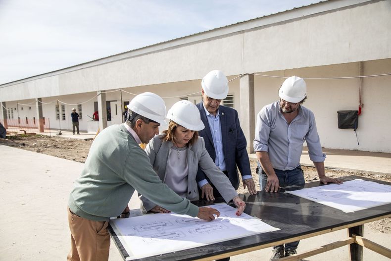 Patricia Bullrich y Jorge Macri supervisan el avance de las obras que hace la Ciudad de Buenos Aires en el Centro Penitenciario Federal VII en Marcos Paz.