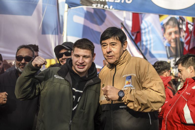 Marcelo Rucci, este jueves, en la movilización petrolera en la capital de La Pampa: la picó durante la semana y fue acusado por la oposición. FOTO: www.radiokermes.com