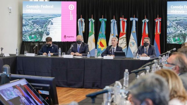 capitanich corre a sola, empresario k contra rossi y marca personal a meoni