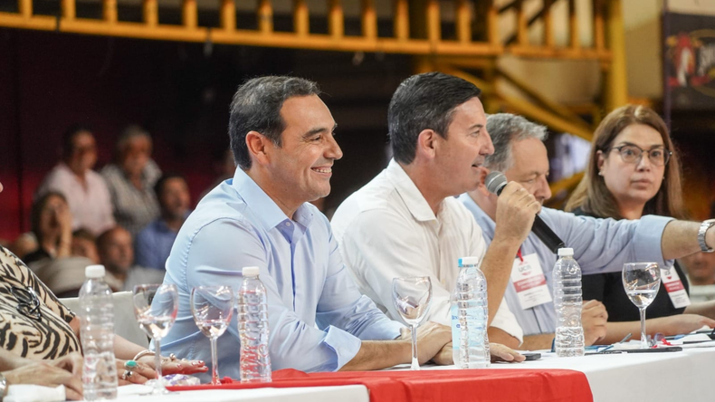Gustavo Valdés durante la Convención que en abril decidió no prorrogarle el mandato a Ricardo Colombi. 