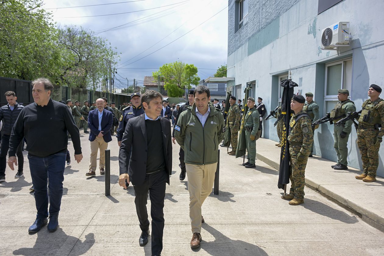 Kicillof y Lan&uacute;s recorren la nueva base de la UOTI de San isidro