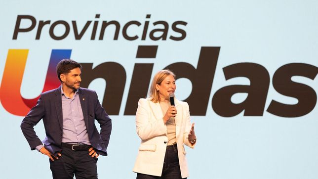 Junto a Pullaro, Gisela Scaglia hizo campaña en Rosario y mensajeó a Macri: Mi jefe no está en Buenos Aires