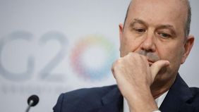Sturzenegger, a fondo: sube la tasa al 40% y les pone límites a los bancos