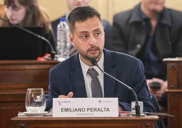 Emiliano Peralta, alfil de Amalia Granata, durante la Reforma constitucional de Santa Fe