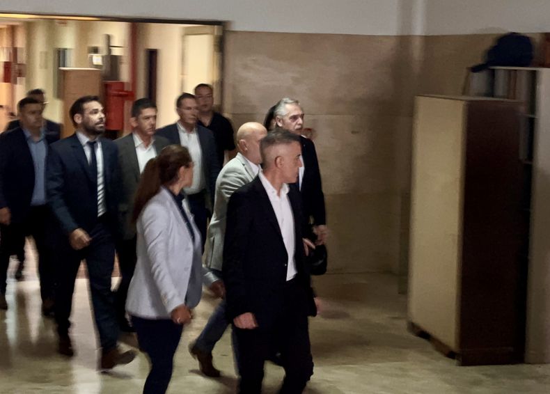 Alberto Fernández en Comodoro Py.