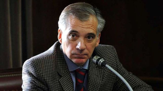 alvaro garganta, el fiscal favorito de elisa carrio, golpeado en dos frentes