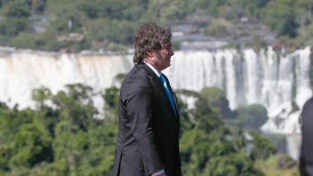 Javier Milei en las Cataratas del Iguazú, en Misiones.