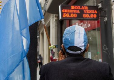 El mercado se hunde ante la verdad de la deuda y señales del modelo Fernández