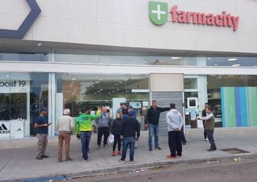 Farmacity y el depósito secreto de alcohol en gel del millón de pesos