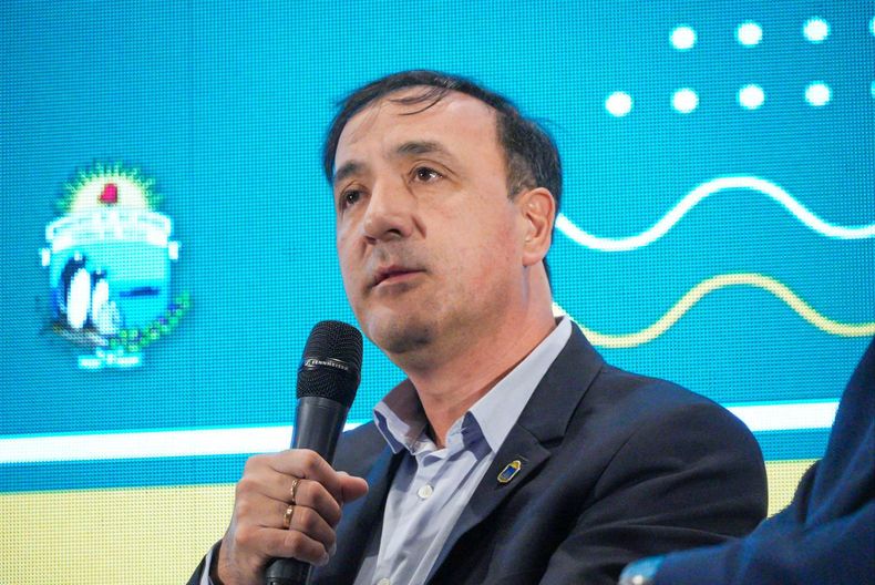 Pablo Grasso, intendente de Río Gallegos, comanda el PJ y recibe acusaciones del gobierno de Vidal.