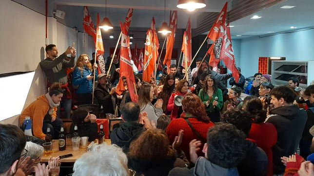 la izquierda se subio al podio y aseguro su banca en el concejo deliberante de cordoba la izquierda se subio al podio y aseguro su banca en el concejo deliberante de cordoba