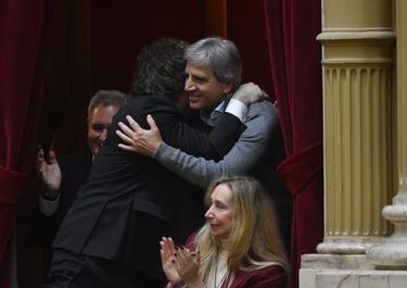 Toto Caputo, con Javier Milei.&nbsp;