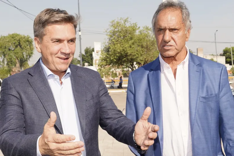 En la previa del cierre de listas, la presencia de Daniel Scioli a Chaco y los abrazos y fotos con Leandro Zdero fueron casi una visita de campaña.