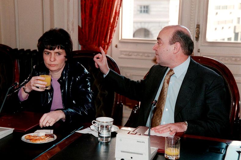 Siempre Bullrich. La futura ministra de Seguridad compartió gabinete con Cavallo en 2001.