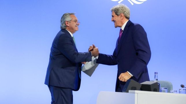 in your face: ante biden, fernandez pidio mas plazo para pagar la deuda