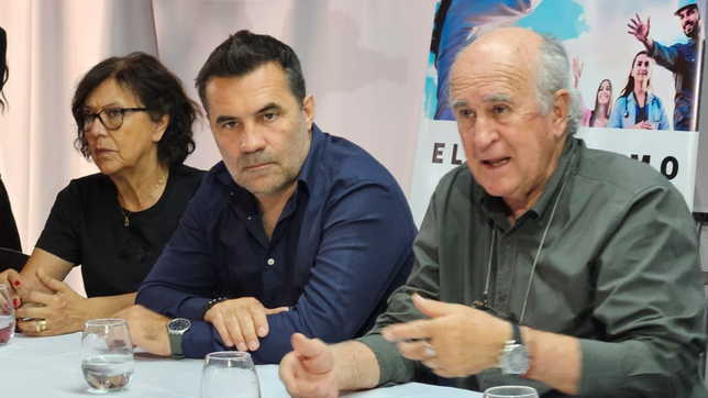 Oscar Parrilli, Darío Martínez y Silvia Sapag, figuras del golpeado peronismo de Neuquén que empieza su reconstrucción.