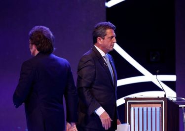 Sergio Massa y Javier Milei en el debate presidencial
