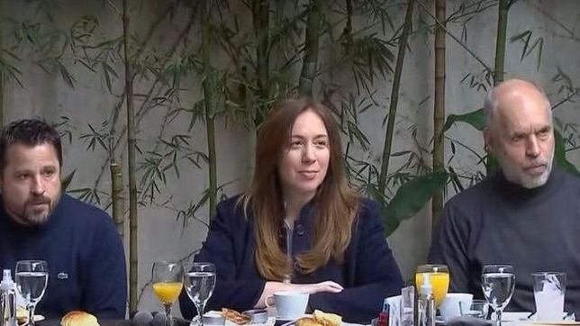 jxc, con mas hambre que definiciones: desayuno fuerte y arenga al voto