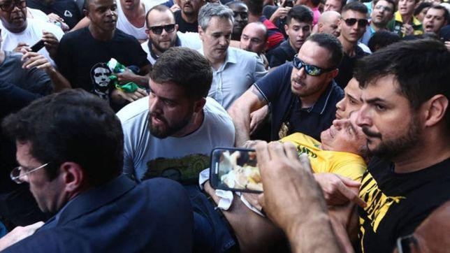 conmocion en brasil: apunalaron al candidato a presidente por la derecha