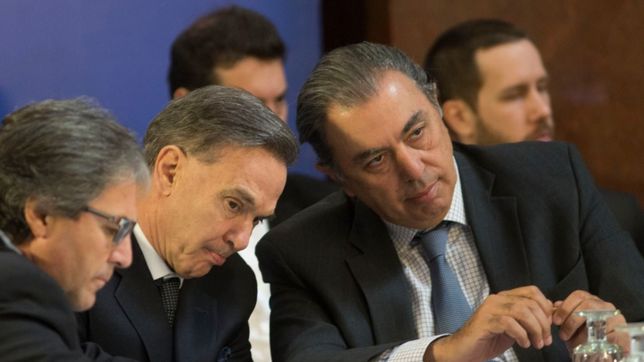 los rebeldes complican a pichetto, que busca numero para la ley anti tarifazo