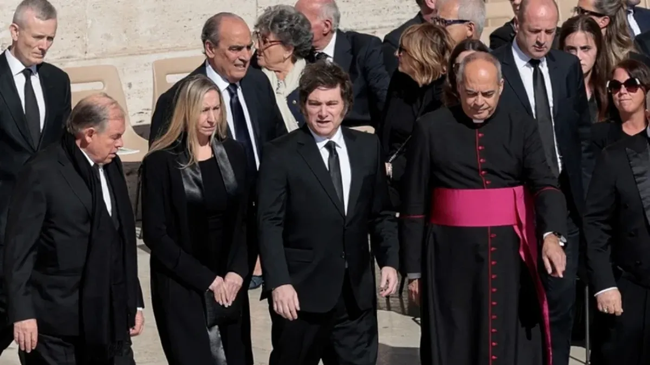 Javier Milei viajará al Vaticano para reunirse con el papa León XIV