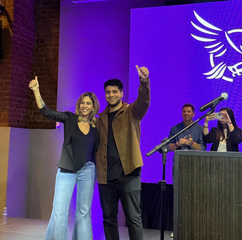 Agustín Pellegrini y su mentora, la diputada por Santa Fe Romina Diez.
