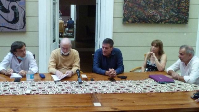 descontentos y desactivados: una ambulancia recorre los margenes del fdt