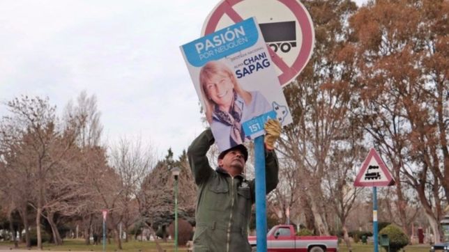 multan al mpn por colocar publicidad sobre senalizaciones viales