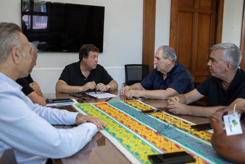 Alberto Weretilneck y Juan Carlos Scalesi. El Estado de Río Negro vive una profunda crisis.