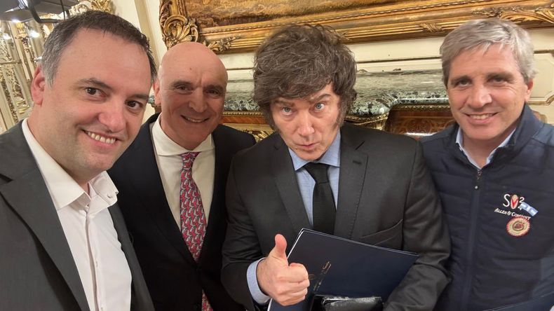 Manuel Adorni, José Luis Espert, Javier Milei y Toto Caputo.