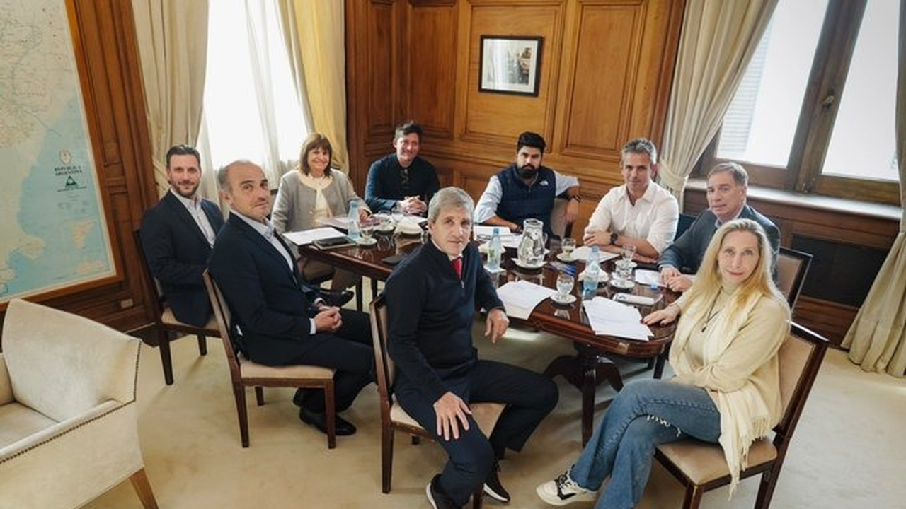La primera reunión de mesa política que contó con la participación de Diego Santilli y encabezó Karina Milei.&nbsp;