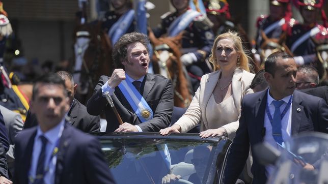 Javier Milei durante su asunción presidencial