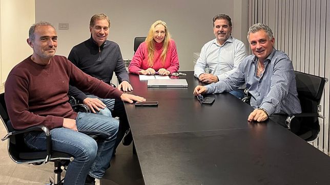 Karina Milei en La Plata junto a Lule Menem, Cristian Ritondo, Diego Santilli y Sebastián Pareja.