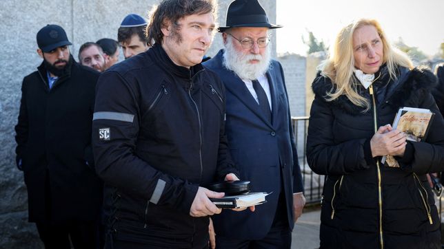 Javier Milei, Eduardo Elsztain y Karina Milei en la tumba del rabino milagroso de Nueva York