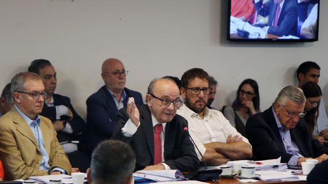 Diputados: la Comisión de Juicio Político ya tuvo tres reuniones y este jueves cumple 30 días de funcionamiento Diputados: la Comisión de Juicio Político ya tuvo tres reuniones y este jueves cumple 30 días de funcionamiento