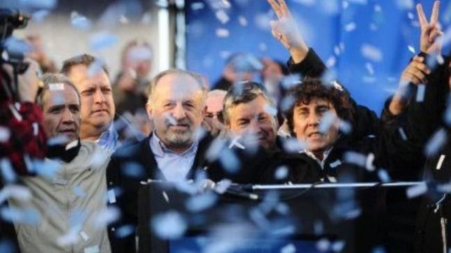 triaca elogia la concertacion en holanda, pero sus mesas sectoriales estan frenadas