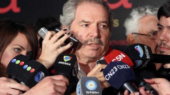 sola: ?soy el unico que se presento 6 veces y gano las 6?