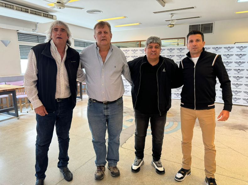 Pablo Moyano junto a los gremios aeronáuticos