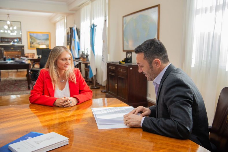 C Rdoba Nombres Renuncias Y Vac O En La Rosca Por Las Delegaciones De Anses Pami Y Fadea