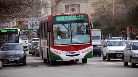 La suba del boleto de micros desata internas cruzadas en municipios de Juntos